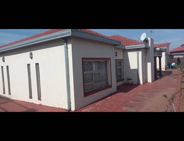 4 BEDROOM HOUSE FOR SALE IN MAMELODI WEST